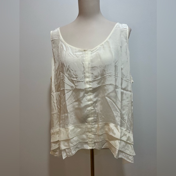 J. Crew NWT Drapey tiered top in crepe de chine in ivory - Picture 5 of 7